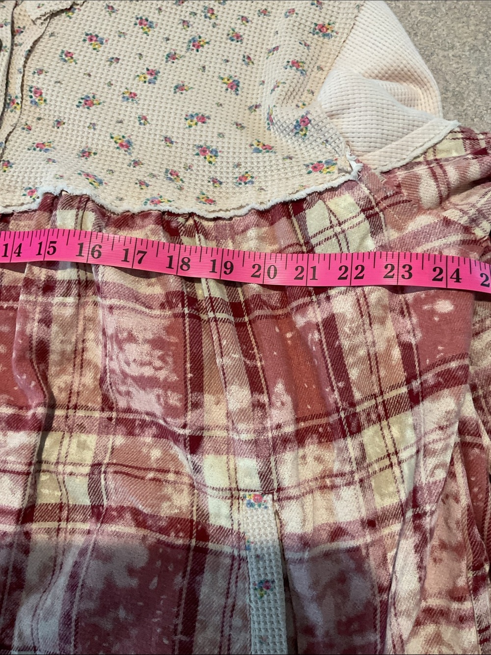 POL Mixed-Print Button Front Shirt in Cream and Rose - Picture 10 of 10